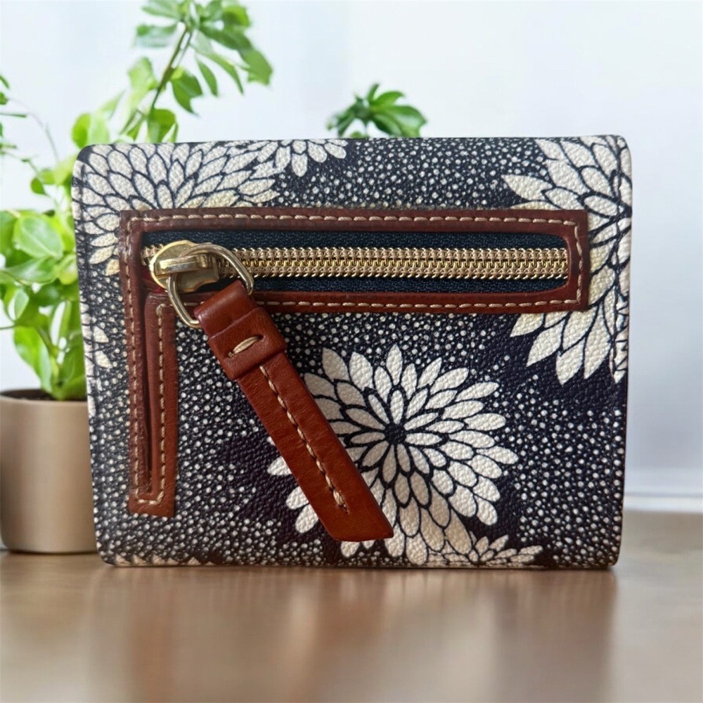 Dooney & Bourke Rare Zinnia Collection Zip Zip Satchel with Matching Wallet - Picture 6 of 7